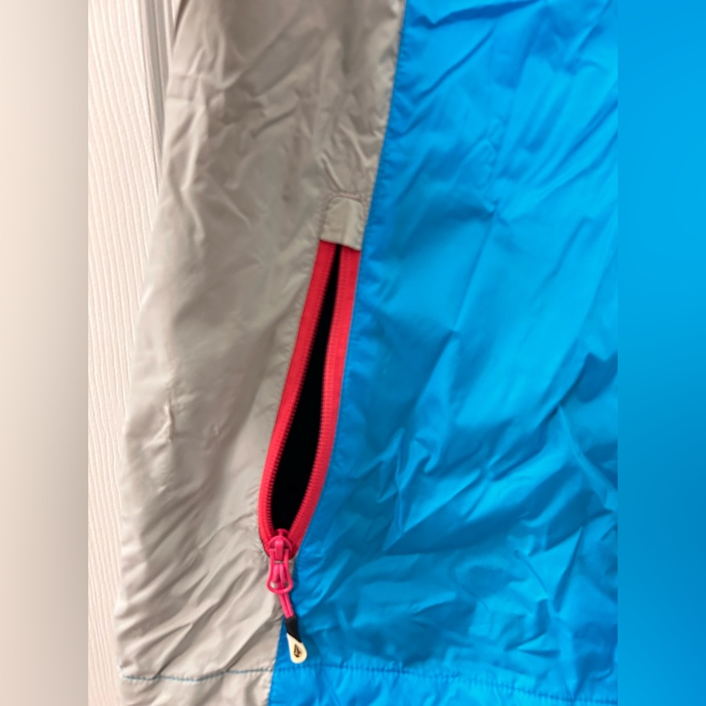 Volcom Lightweight Snowboarding Jacket Size L - image 4